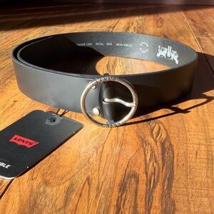 Levi's Leather Belt with Round Silver Buckle - XS